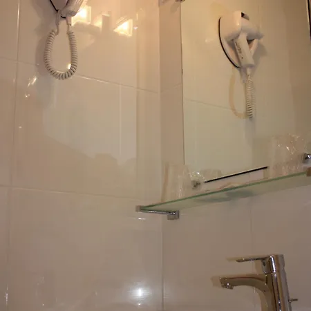 Hotel Logis Restaurant Le Flamant Rose Camargue 2*