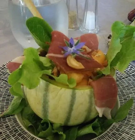 Hotel Logis Restaurant Le Flamant Rose Camargue 2*