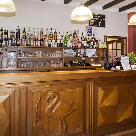 Hotel Logis Restaurant Le Flamant Rose Camargue