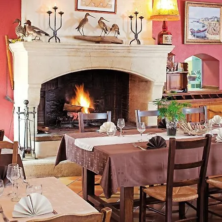Hotel Logis Restaurant Le Flamant Rose Camargue Albaron