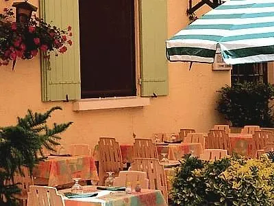 Logis Restaurant Le Flamant Rose Camargue 2* Albaron