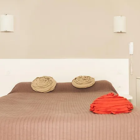 Hotel Logis Restaurant Le Flamant Rose Camargue 2*